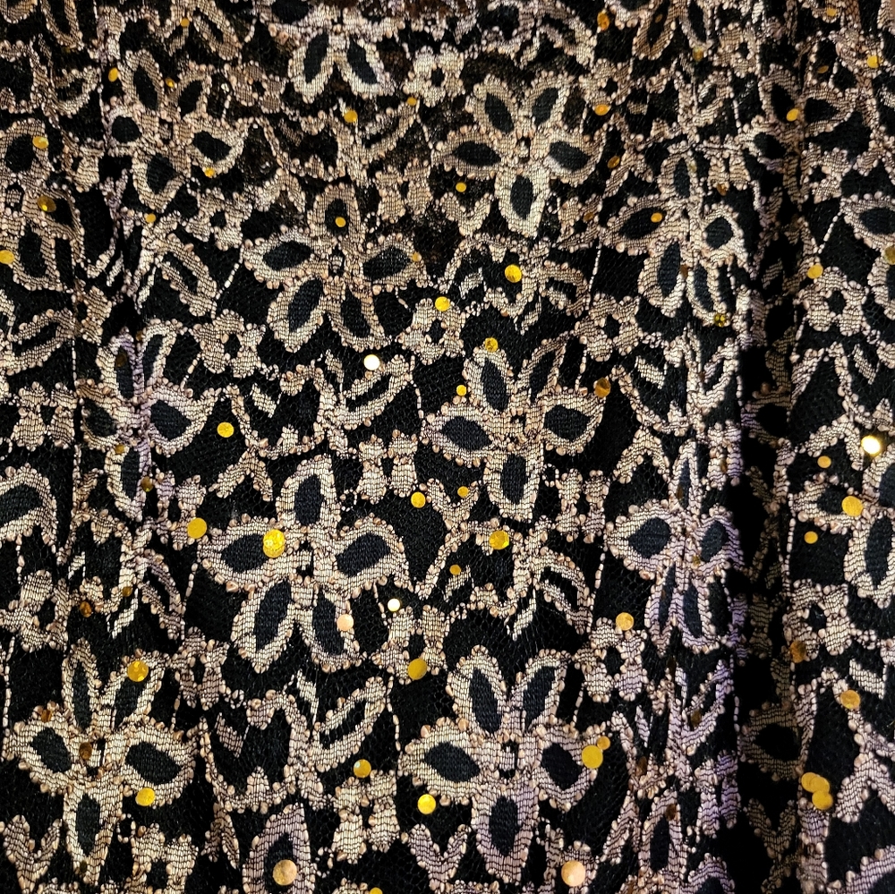 Gown - Picture 3 of 4